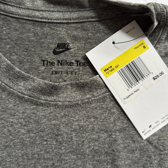 Nike Dri-fit tees (lot of 4) men’s small. Must buy all 4 for price. - Picture 5 of 6